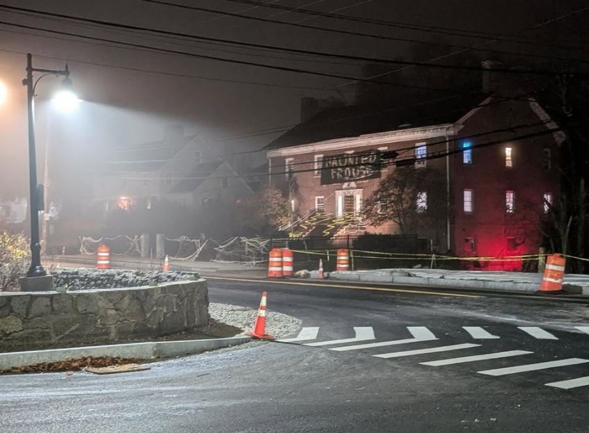 Sigma Chi house decorated as a haunted house